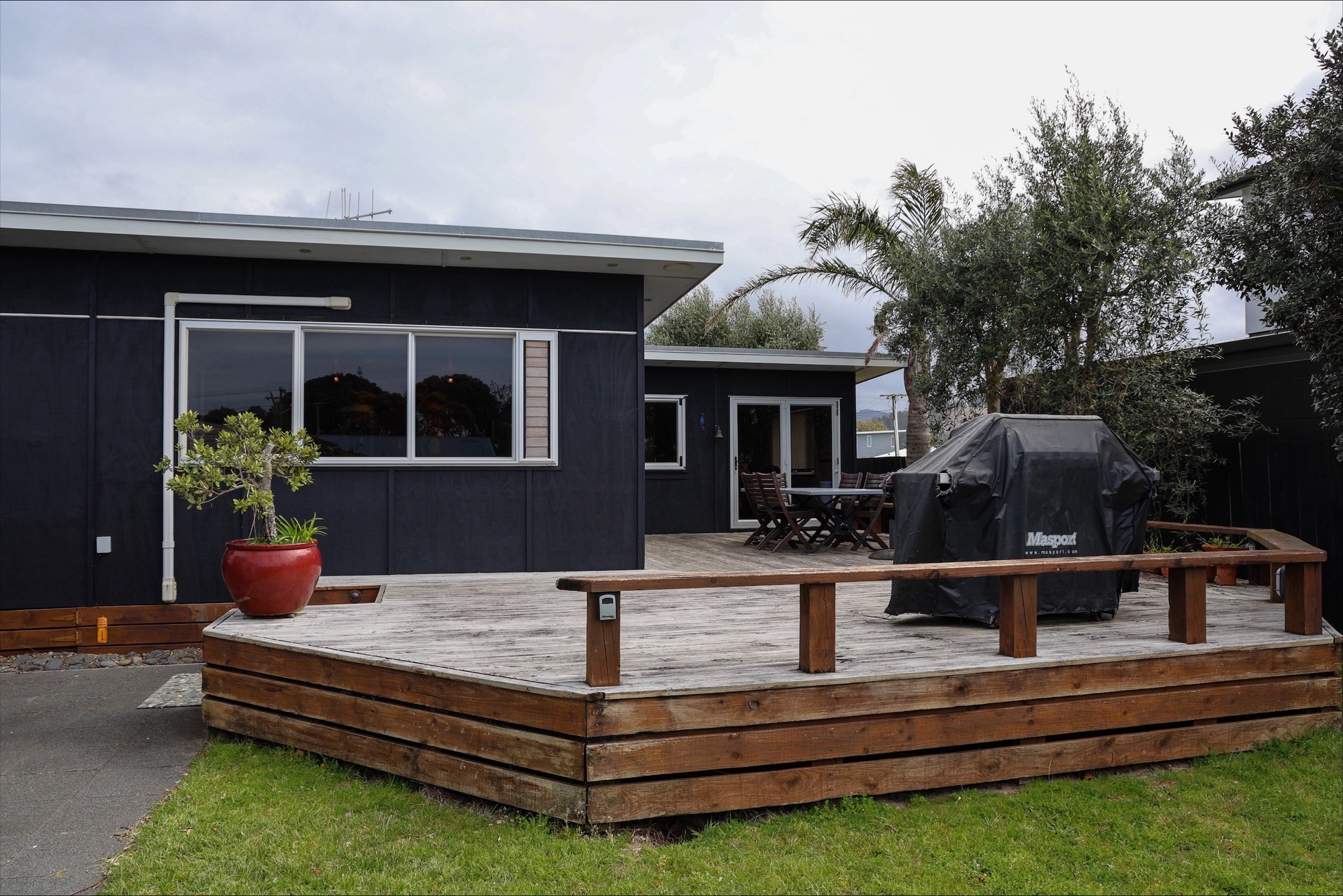 Sandy Toes on Sylvia