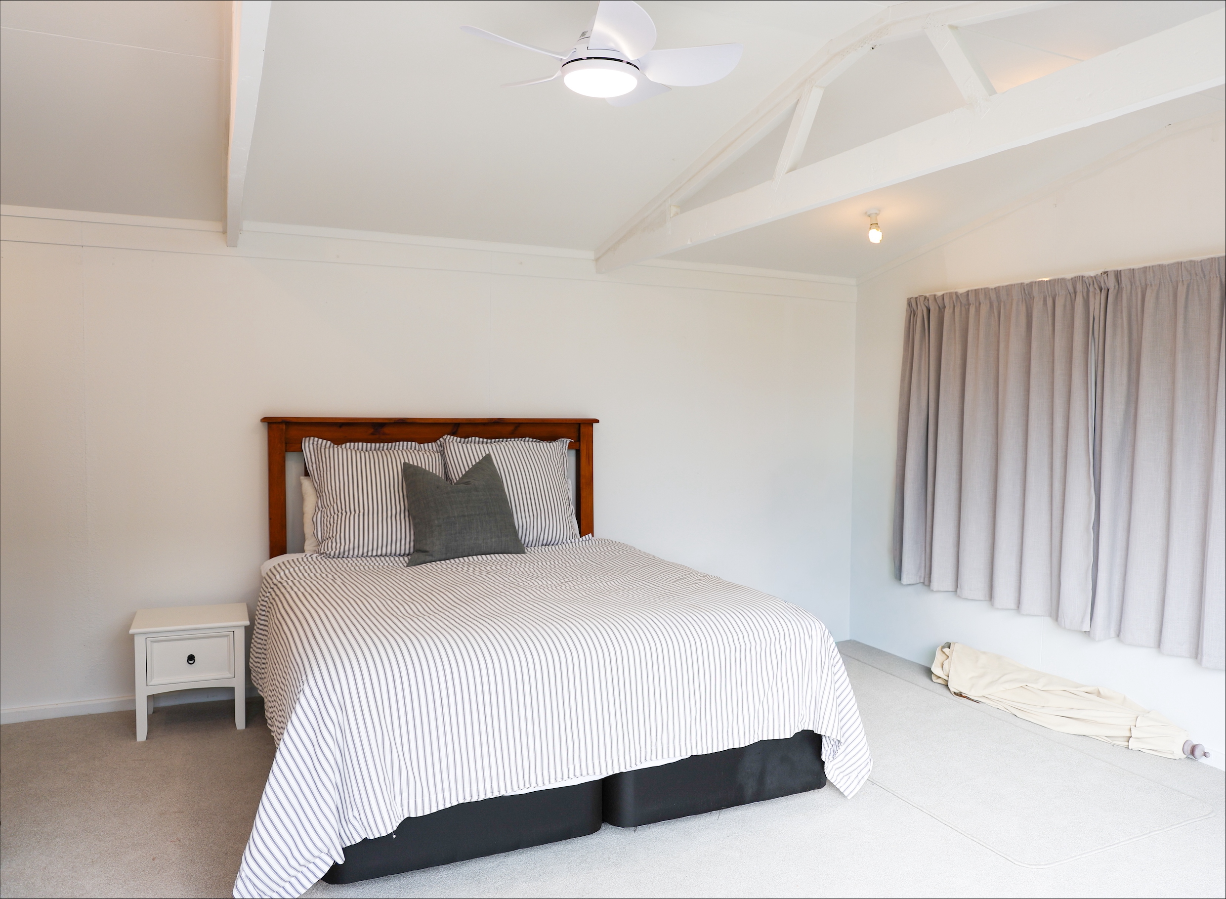 Sandy Toes on Sylvia