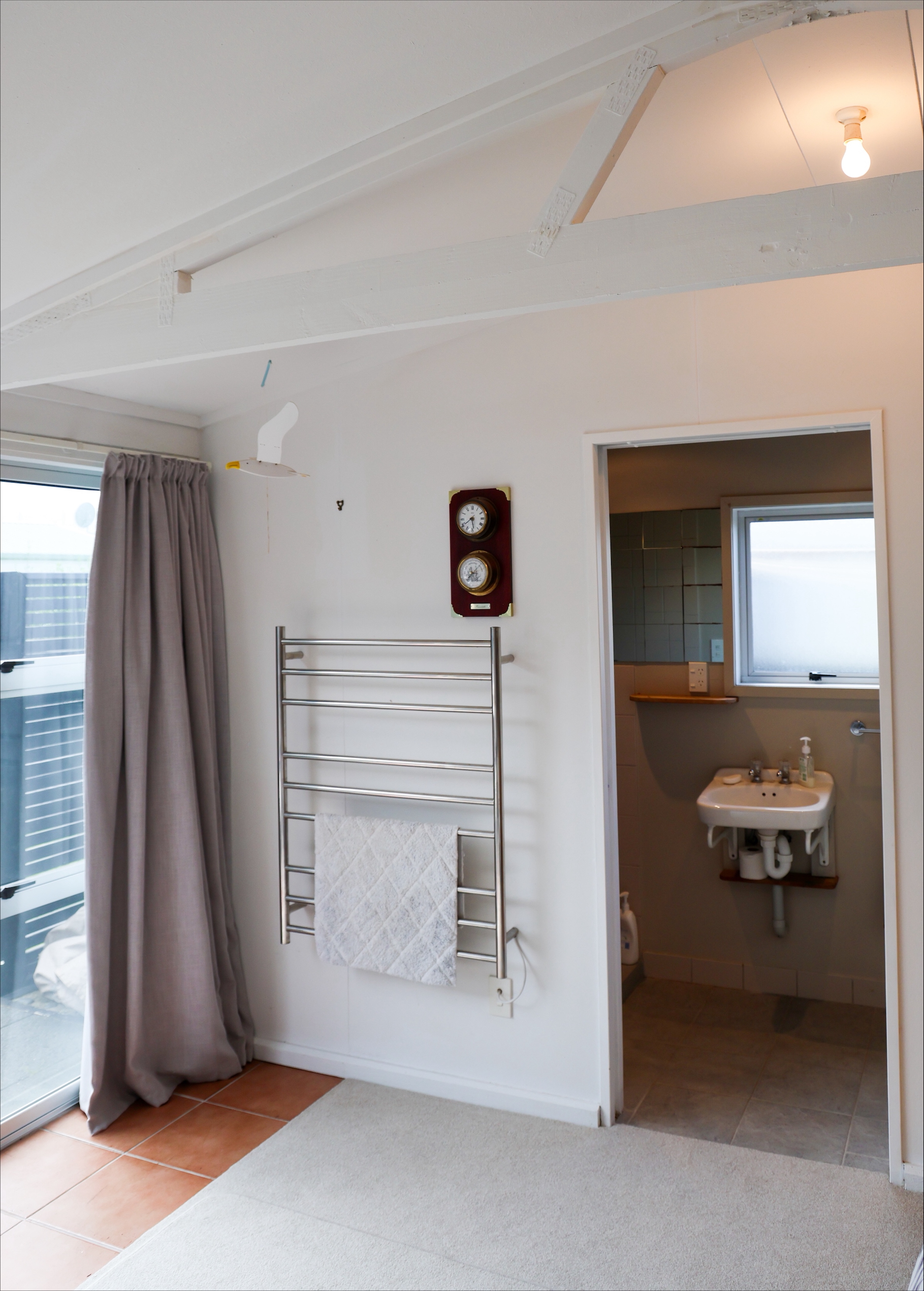 Sandy Toes on Sylvia