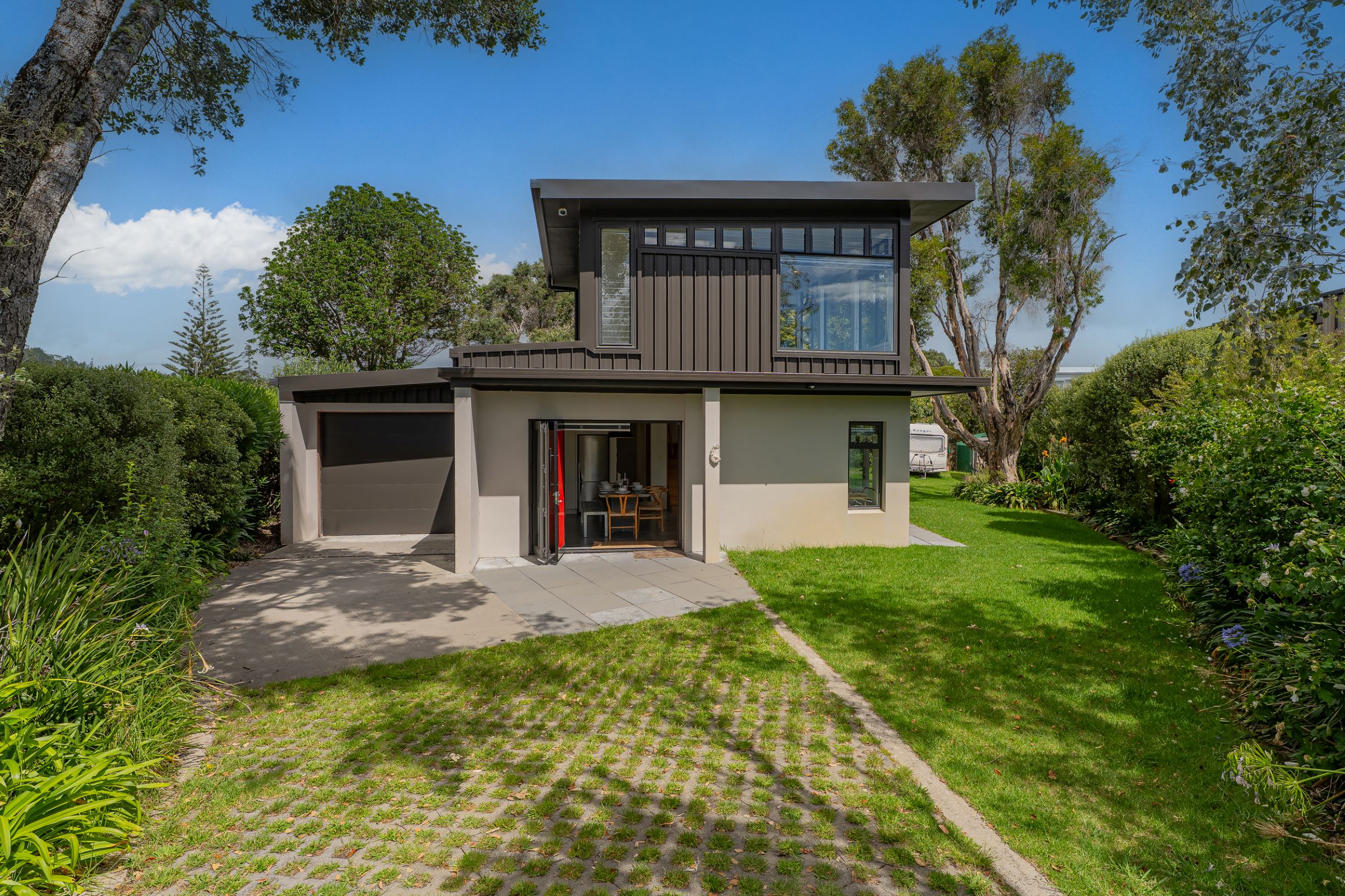 Beach Access Retreat – Cooks Beach