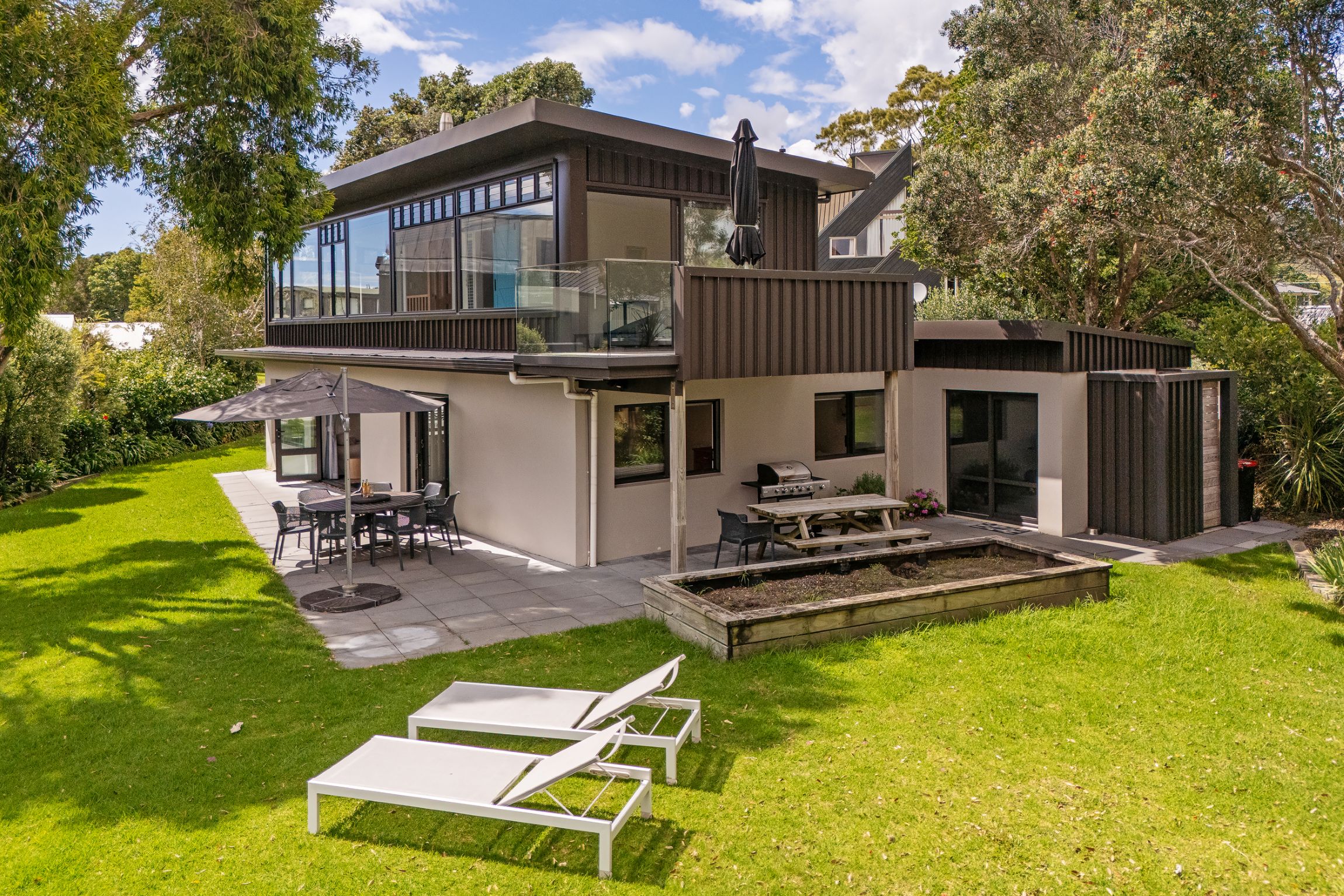 Beach Access Retreat – Cooks Beach