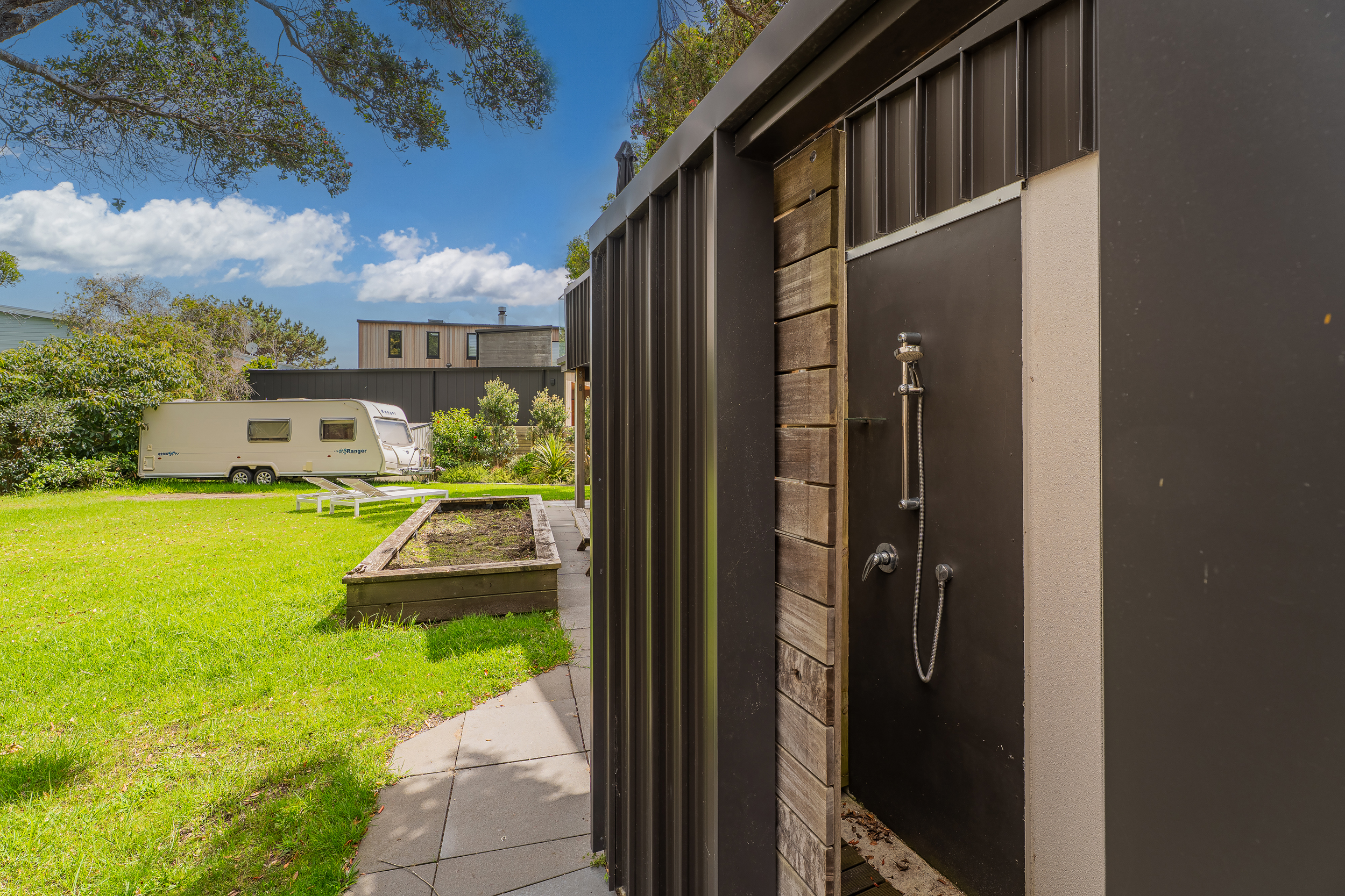 Beach Access Retreat – Cooks Beach