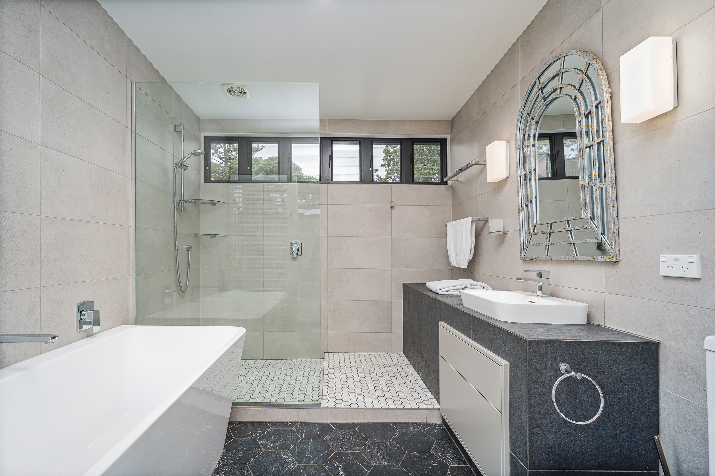 Beach Access Retreat – Cooks Beach