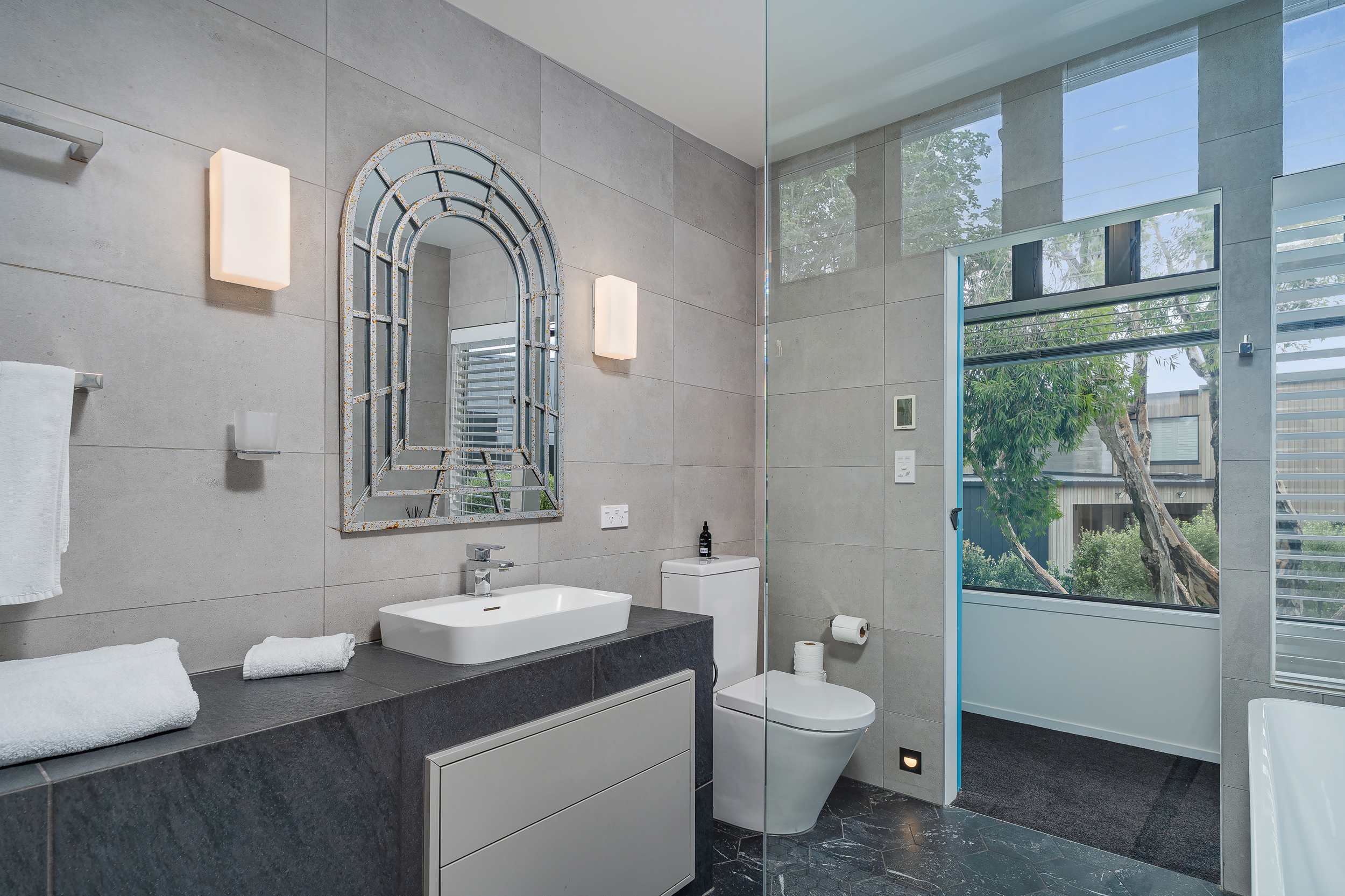 Beach Access Retreat – Cooks Beach