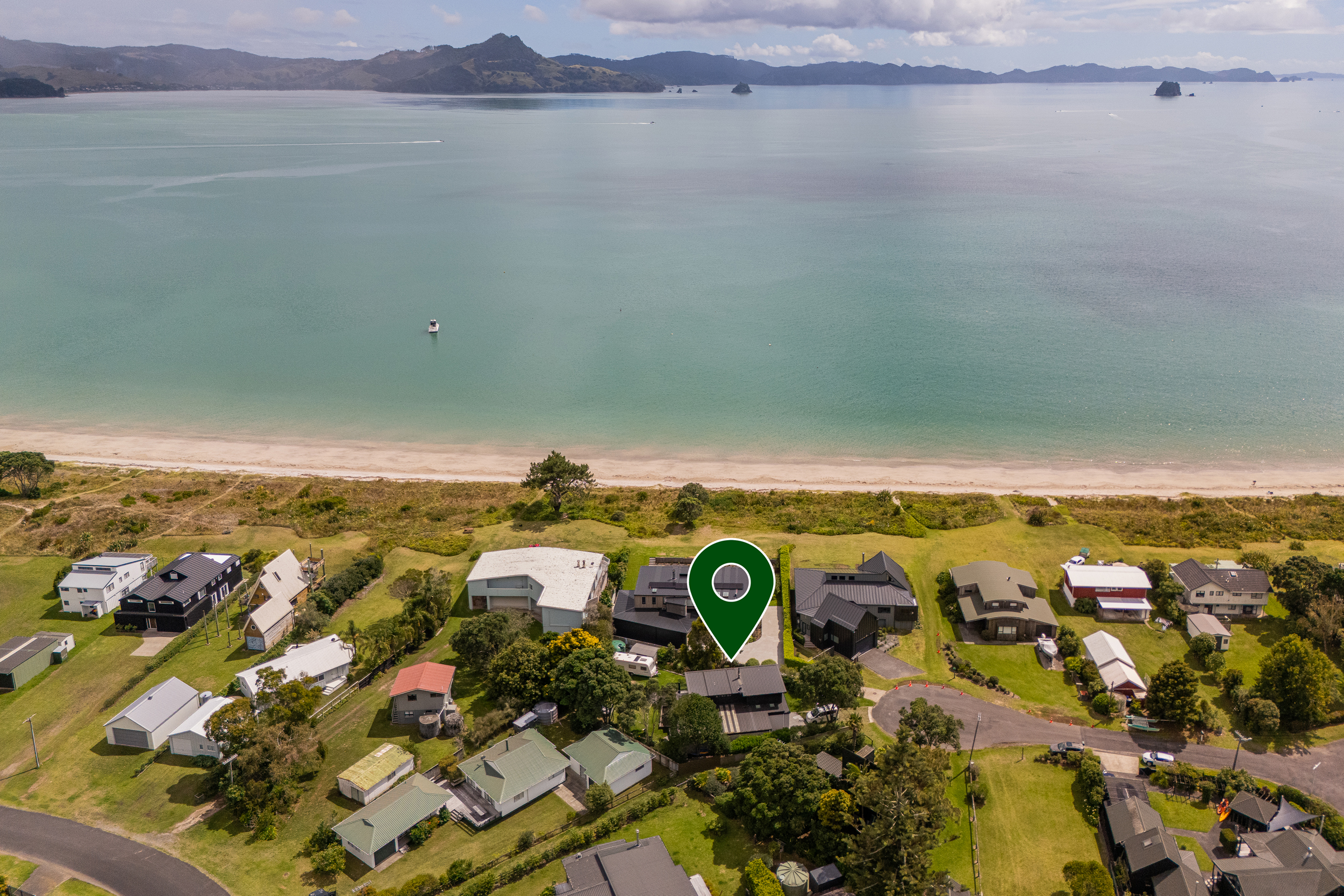 Beach Access Retreat – Cooks Beach