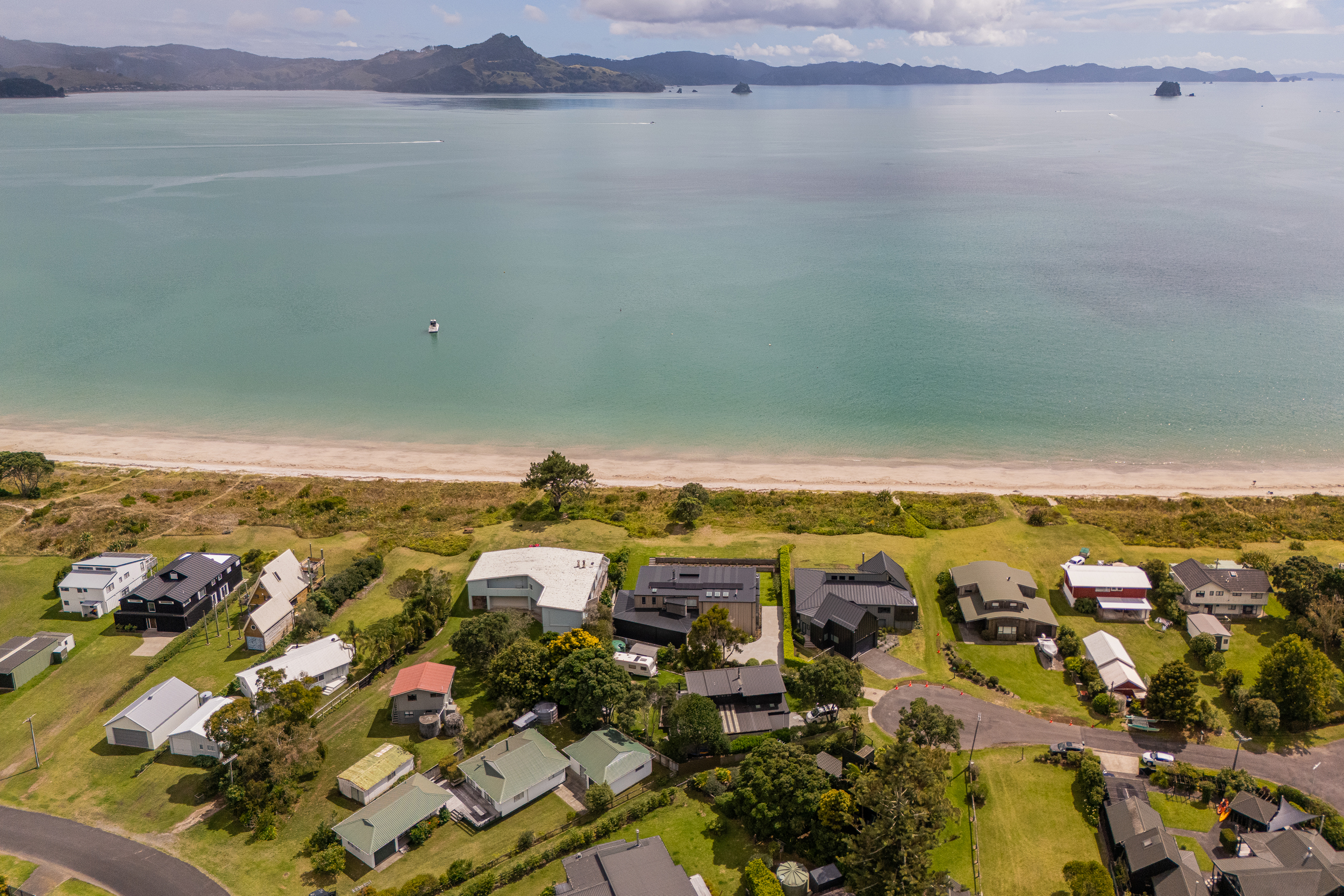 Beach Access Retreat – Cooks Beach
