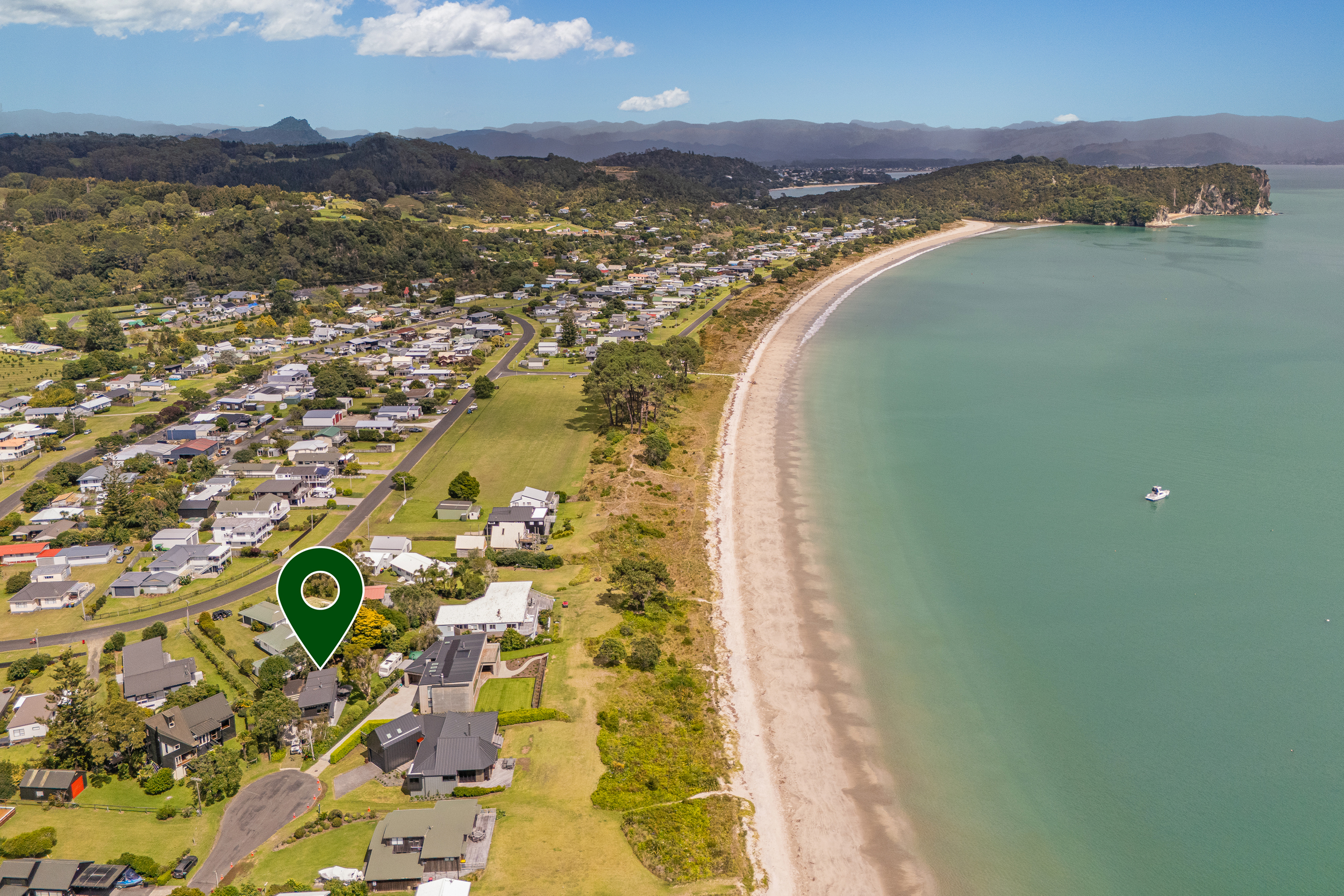 Beach Access Retreat – Cooks Beach