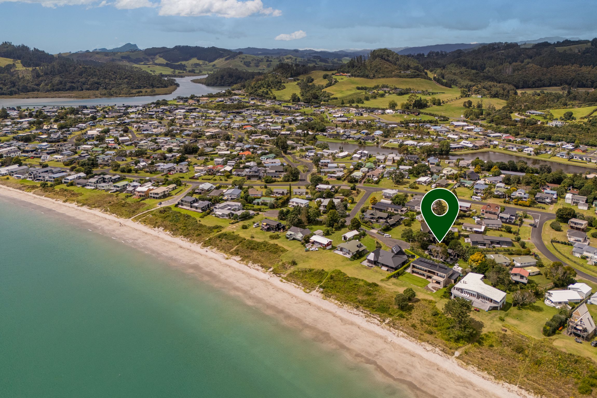 Beach Access Retreat – Cooks Beach