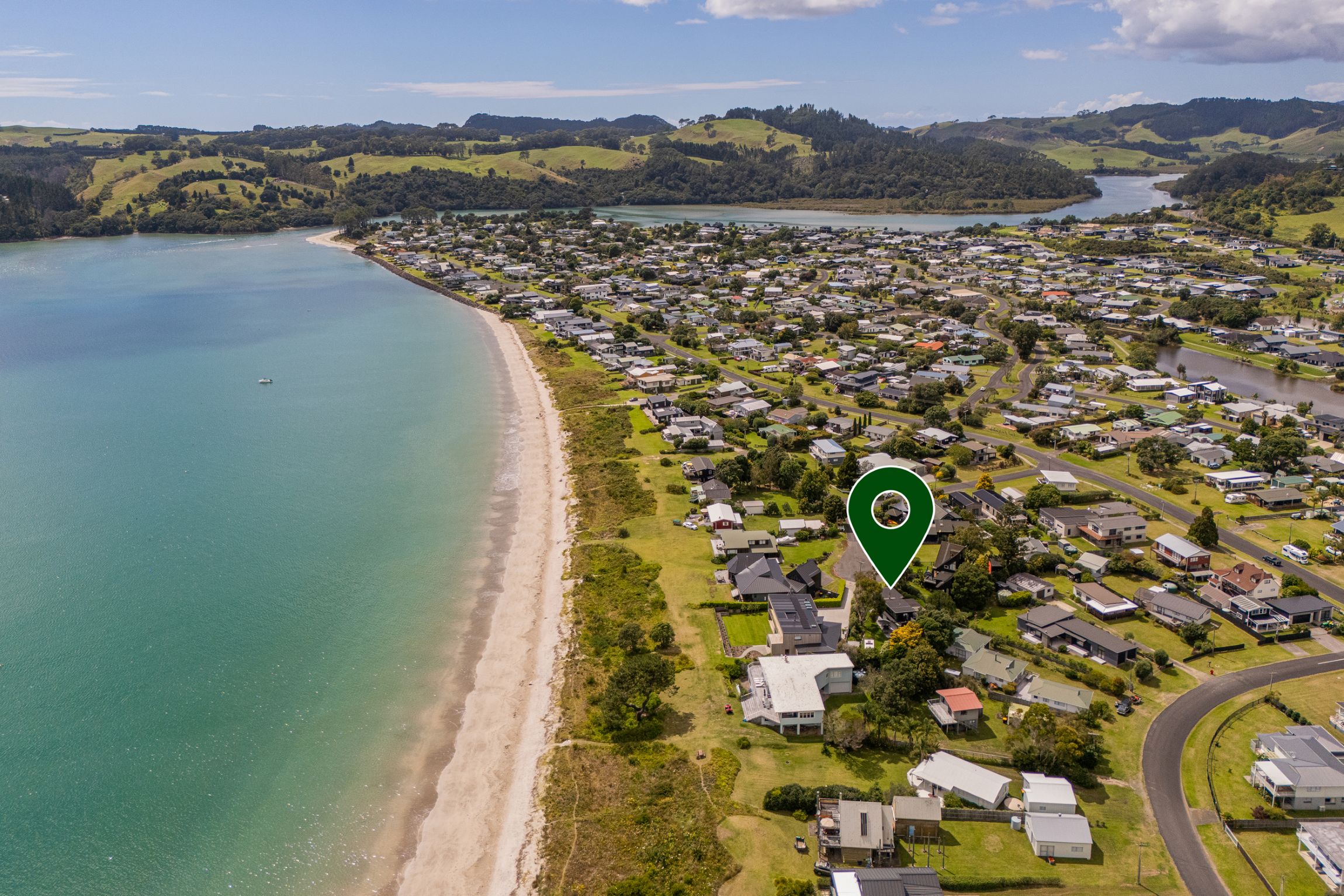 Beach Access Retreat – Cooks Beach